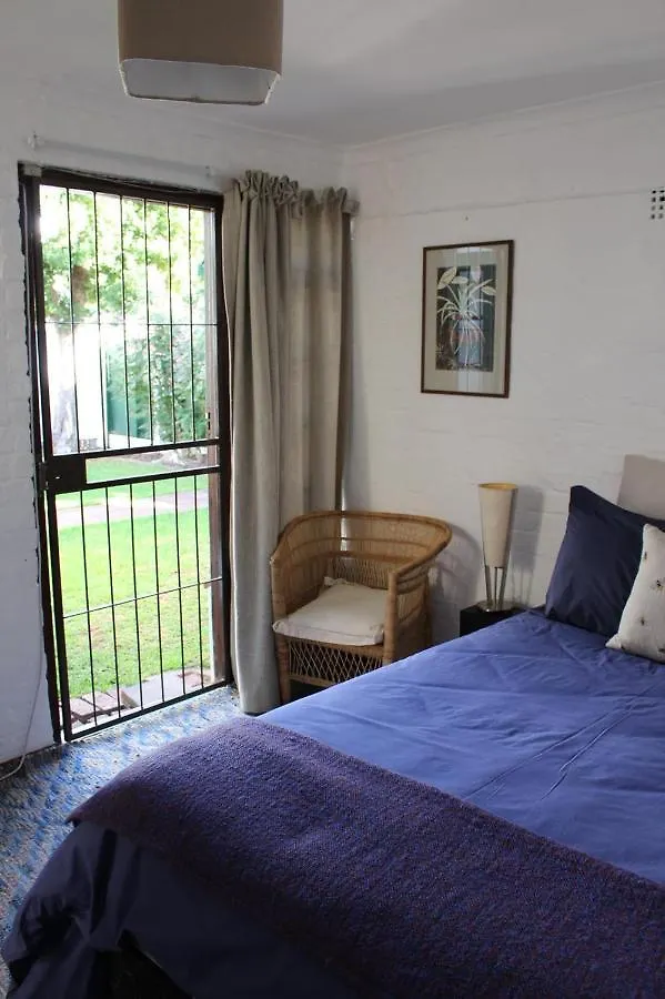 Homestay Delightful Surrey Street Apartment Cape Town